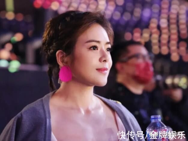 前脚主持东方卫视跨年,后脚就去了凤凰卫视!陈辰打算跳槽了?