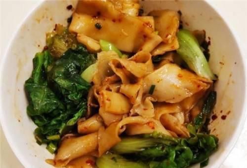 早上不吃包子,一碗面下肚,开胃又解腻,还暖身子,不揉面不醒面