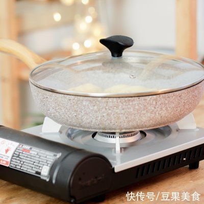 早晨来一碗小米南瓜卷，大人小孩都爱吃