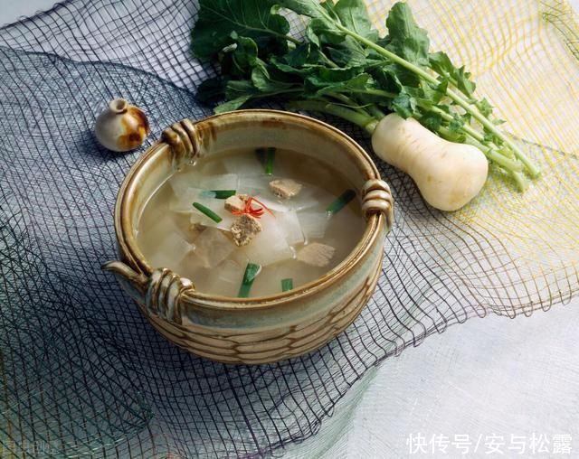 萝卜丝鸡蛋汤，鲜香清甜的家常美食，做法超简单的懒人快手餐