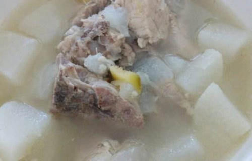 炖排骨|炖排骨一煮就老?多数人此步易做错,难怪排骨不入味儿也不鲜!