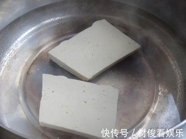 豆腐和“它”搭配,不放调料也很鲜,提高免疫力,冬季要经常吃!