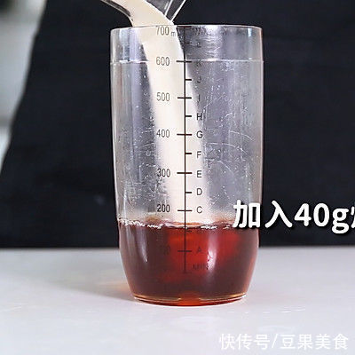 焦糖烤奶的做法，「暴小兔茶饮」免费奶茶教程