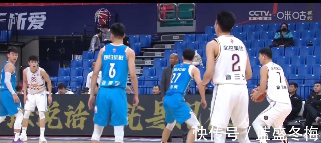 青岛男篮|张骋宇高效砍分,约翰逊砍下大两双,青岛男篮100-80大胜北控队!