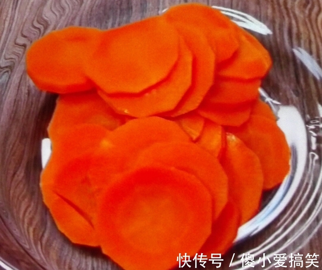 胡萝卜也可以这样吃,暄软香甜,美味可口,有一举多得的功效