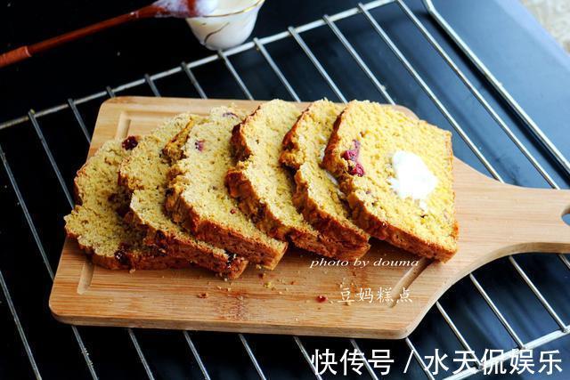 无油无糖，还不用揉面！这款粗粮面包，简单快手，健康又味美