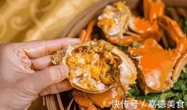蒸螃蟹时，别傻傻直接下锅蒸，多加这2味，肉质鲜嫩味更香