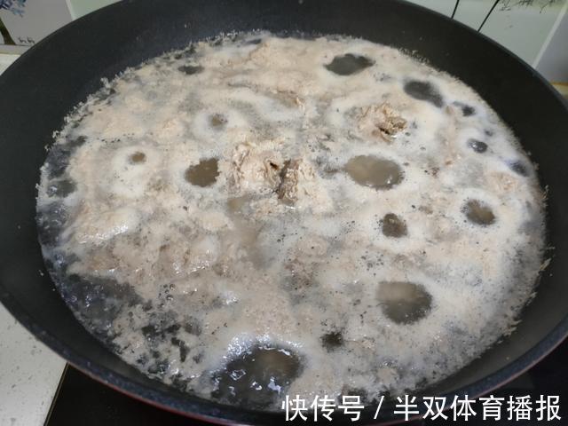 腥味|煮排骨汤时,记住“2不放2窍门”,肉质软烂脱骨,汤鲜无腥味