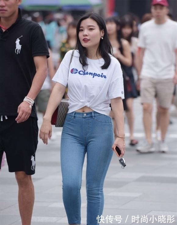 臀型 宽臀型女性偏爱牛仔裤搭配,美的惬意又清新,好看又自信
