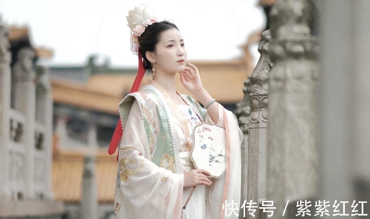 百孔千疮|八声甘州·词:几行字,一怀惆怅,倚遍栏杆