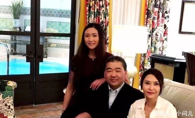 叶玉卿19岁女儿大晒泳装照 性感身材比妈妈还要抢眼 全网搜