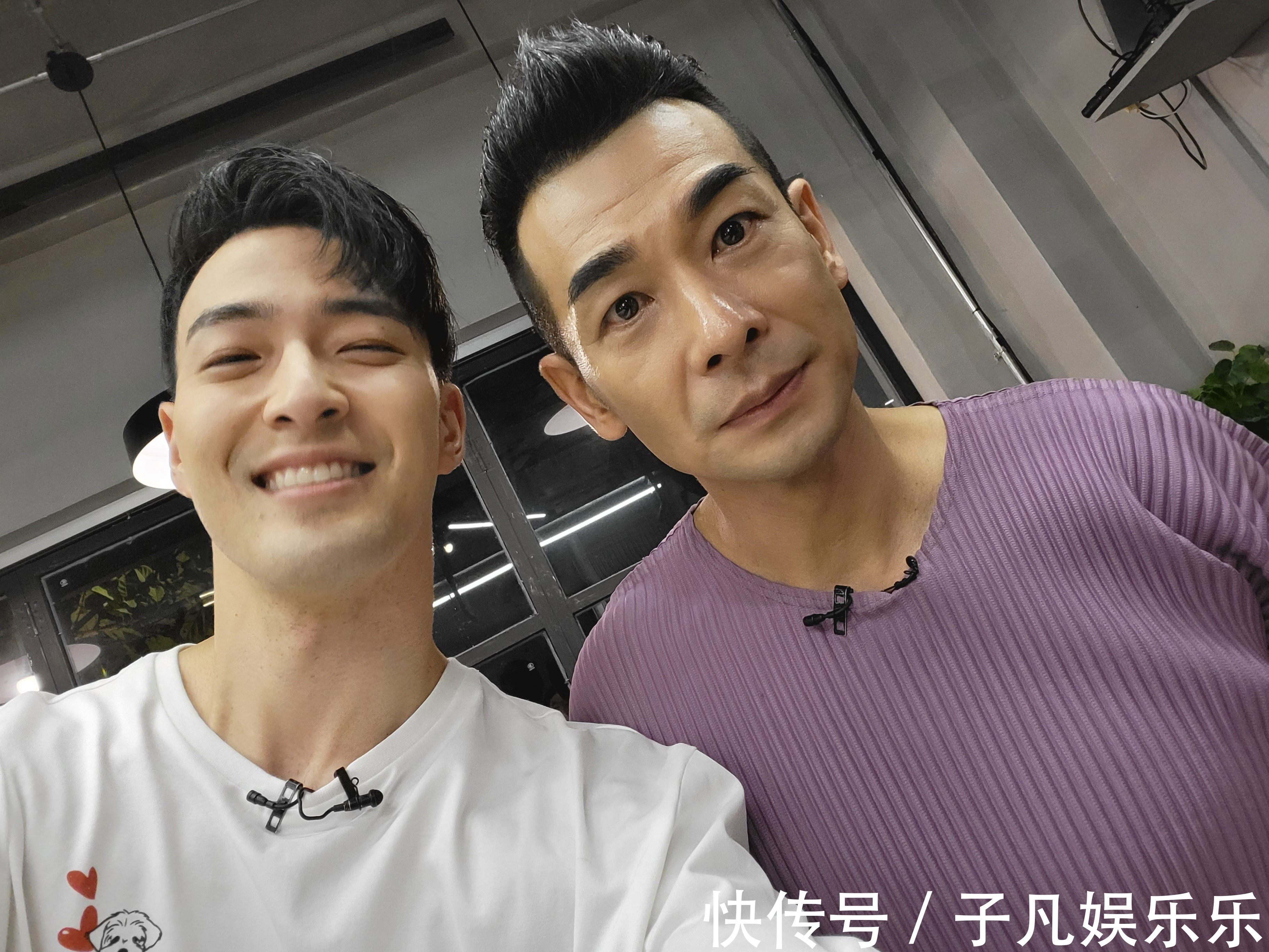 網(wǎng)友艷福不淺，《披荊斬棘的哥哥》哥哥們手機(jī)相冊(cè)私照曝光