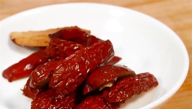 入秋后，这汤女人要多喝，特养颜，越喝越漂亮，比吃燕窝还营养