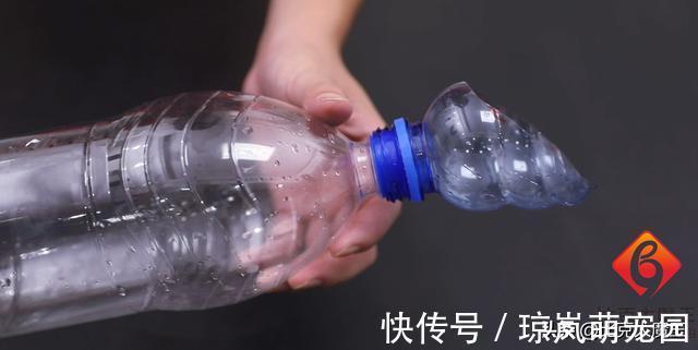 瓶盖|大瓶口的塑料瓶别扔了，简单改造一下，厉害又好用，家家都能用到