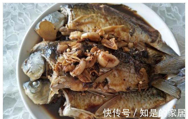下酒|鲫鱼最好吃的做法,鱼肉鲜嫩又入味,下酒又下饭