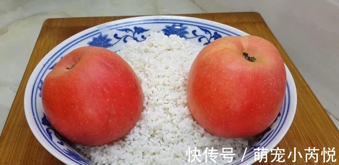蛋糕|1碗大米,2个苹果,锅里蒸一下,做出创意小发糕,比蛋糕好吃几十倍