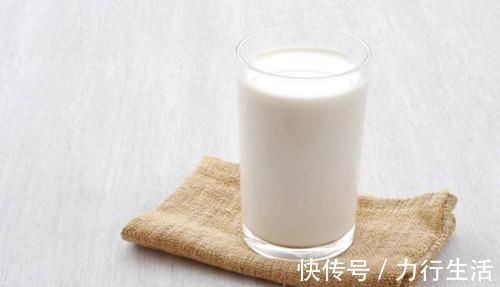 女性|为何50岁女性易高发骨质疏松?如何才能正确有效预防?医生告诉你