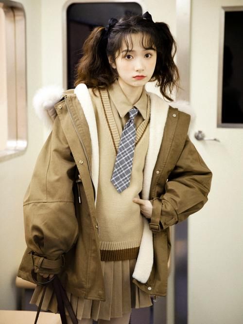 还在单穿毛衣？“衬衫＋毛衣”的叠搭才够吸睛！时髦显瘦还洋气