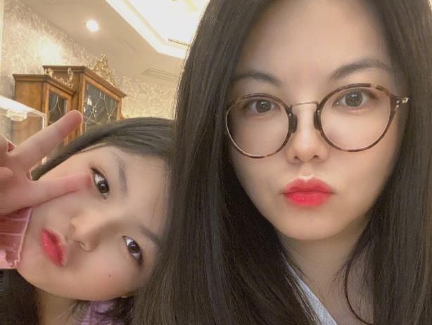 王诗龄迎来11岁生日，李湘晒女儿公益视频，却被网友说美颜过度