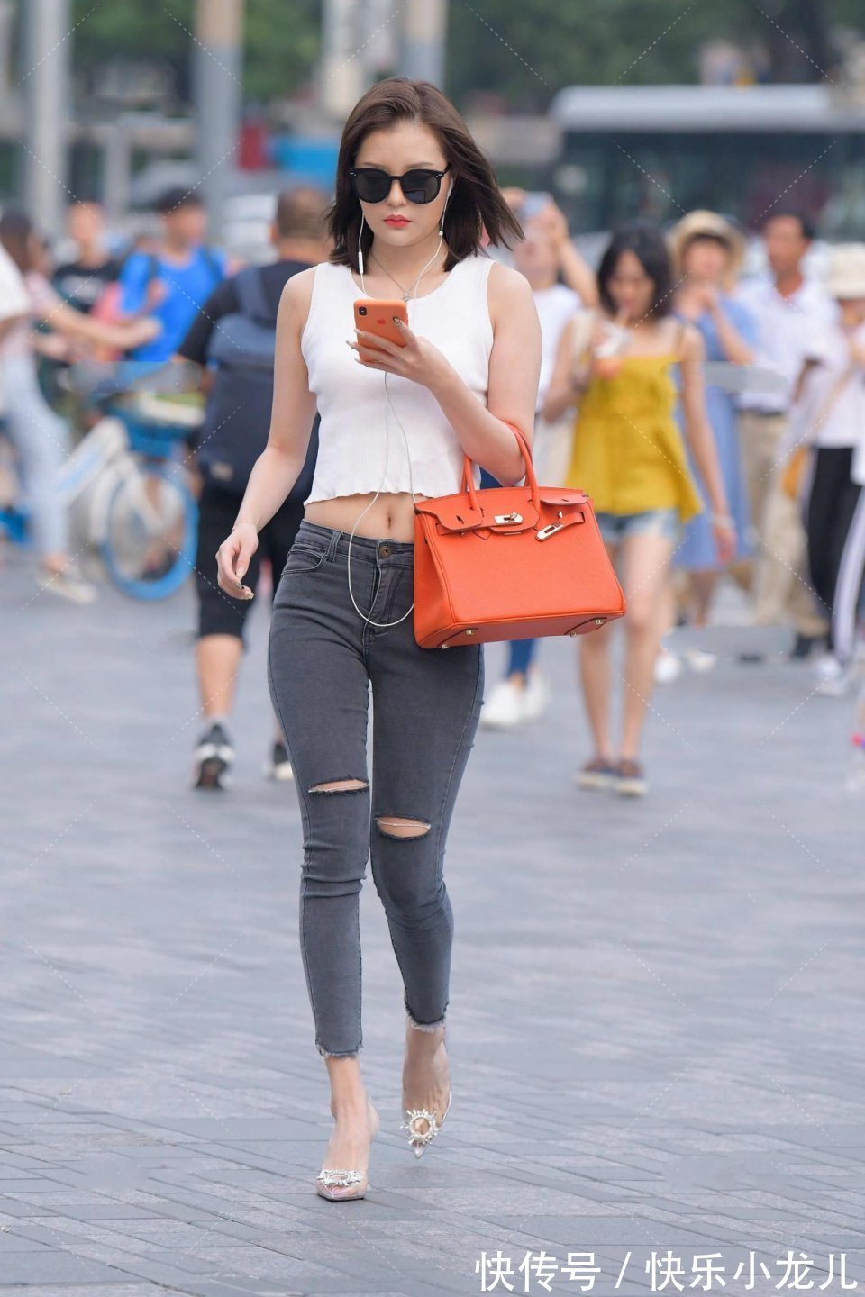 闺蜜|腿这么长还穿高跟鞋,这是要把闺蜜甩出“宇宙”吗?