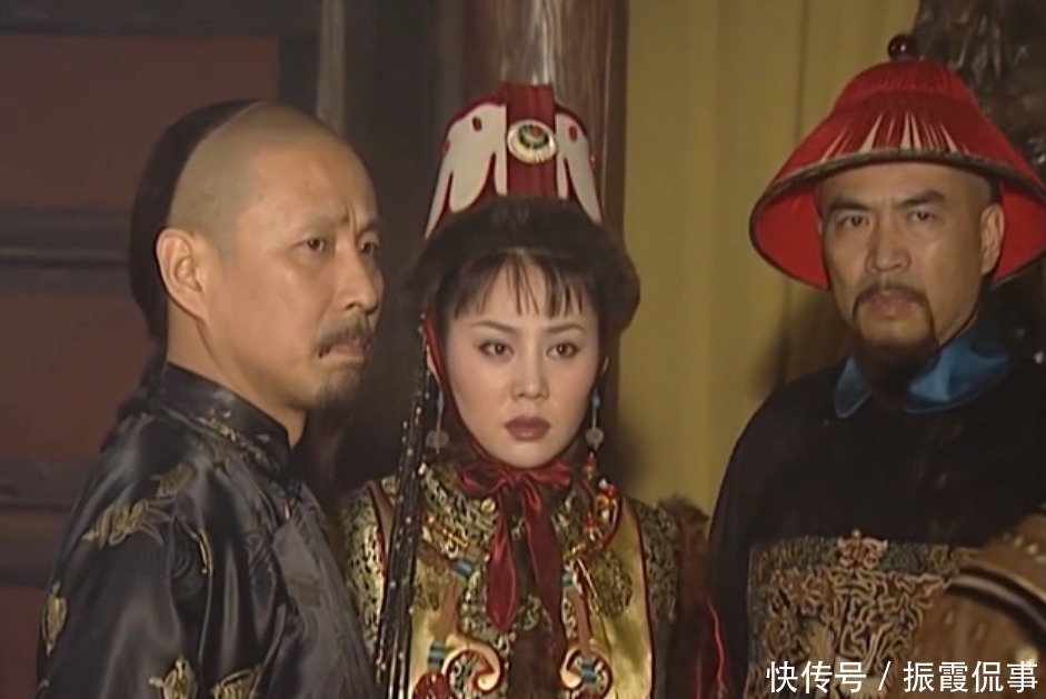 递给|康熙王朝中,当李光地递给明珠窝窝头时,为何明珠突然说有内奸?