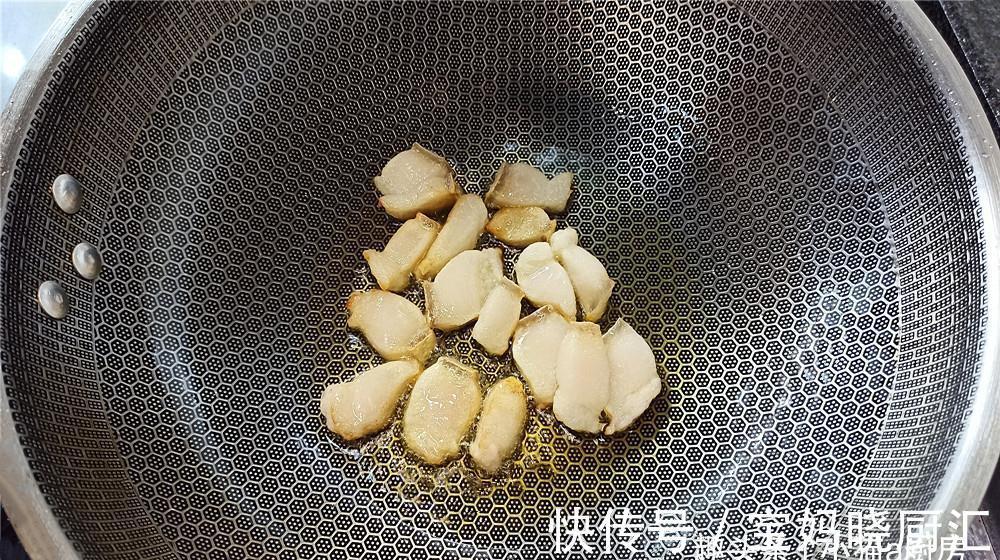 教你家常白萝卜红烧肉,制作简单,成菜鲜甜入味开胃好吃老香了