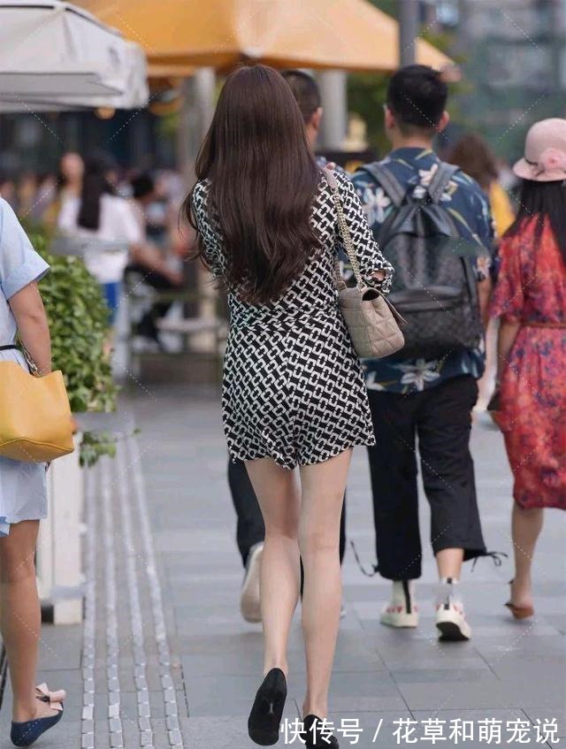 时尚 黑白格收腰连衣裙,时尚霸气,彰显强大气质的同时,尽显职业范!