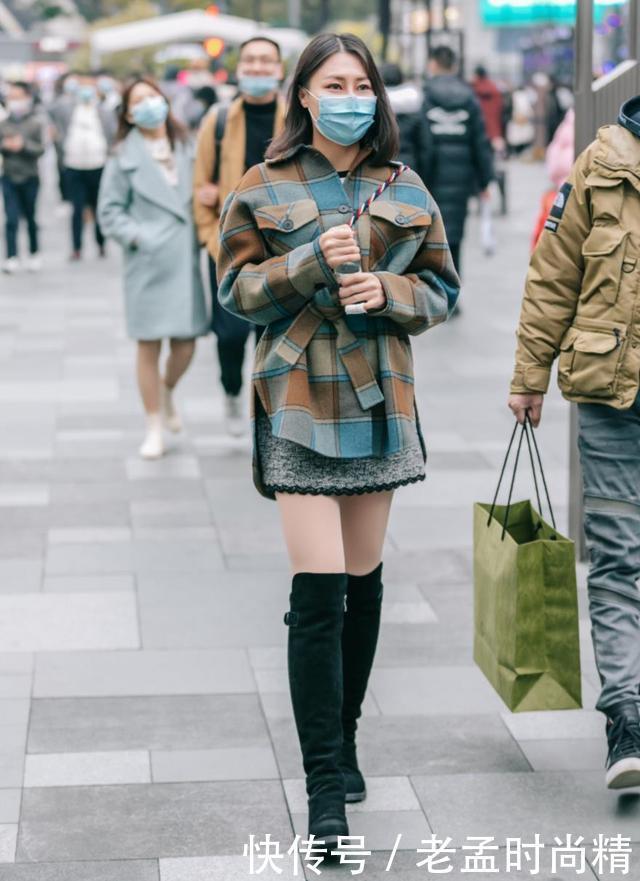 30岁的女人难逃身材丰腴, 穿搭注重“少女感”, 高挑显瘦有朝气