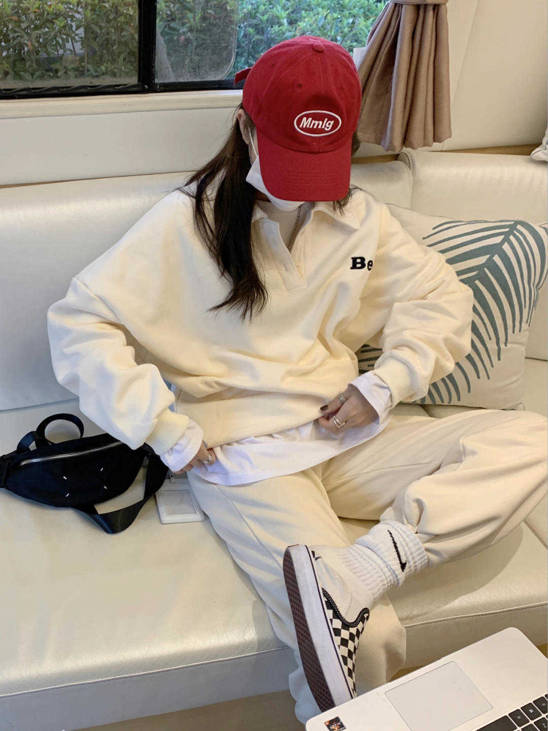 米黄色|别再说冬季单品穿不出减龄效果了!码住这四套造型,唯美又有气质