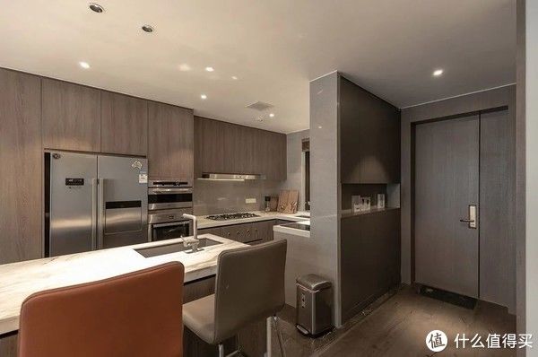 客厅|沙发往前挪0.5米,客厅装成图书馆,这就是最好的“学区房”