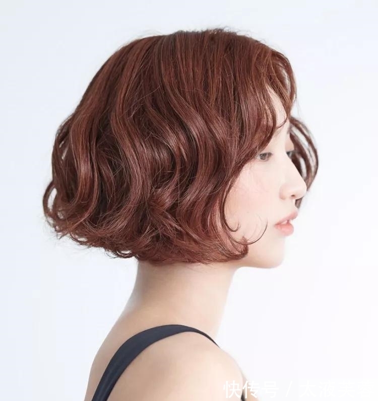 卷发 近年大热的发型要怎么剪?这些人气短发能给你灵感!