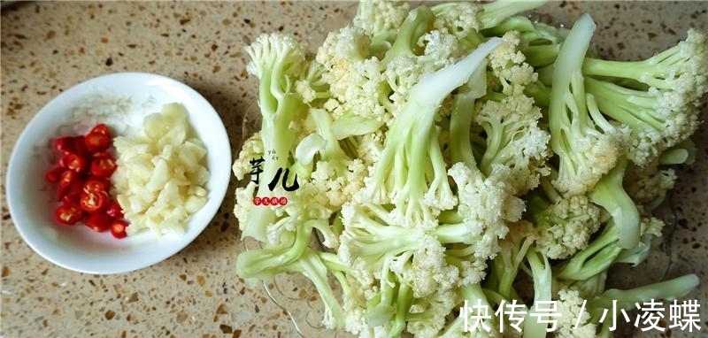 花菜|干煸花菜烧腊肉,做法简单,香辣可口,比饭店的好吃,下饭又下酒