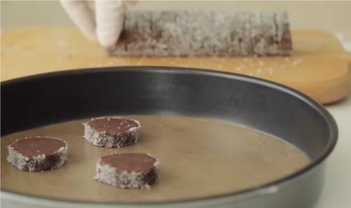  巧克力黄油酥饼，甘纳许细化细腻，配上黄油酥饼香甜入味