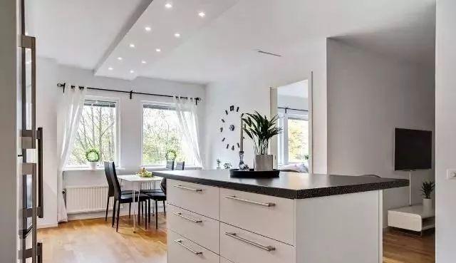 卫生间|打拼6年终于买了55平小户型，卫生间浴缸淋浴房全有，给大伙晒晒