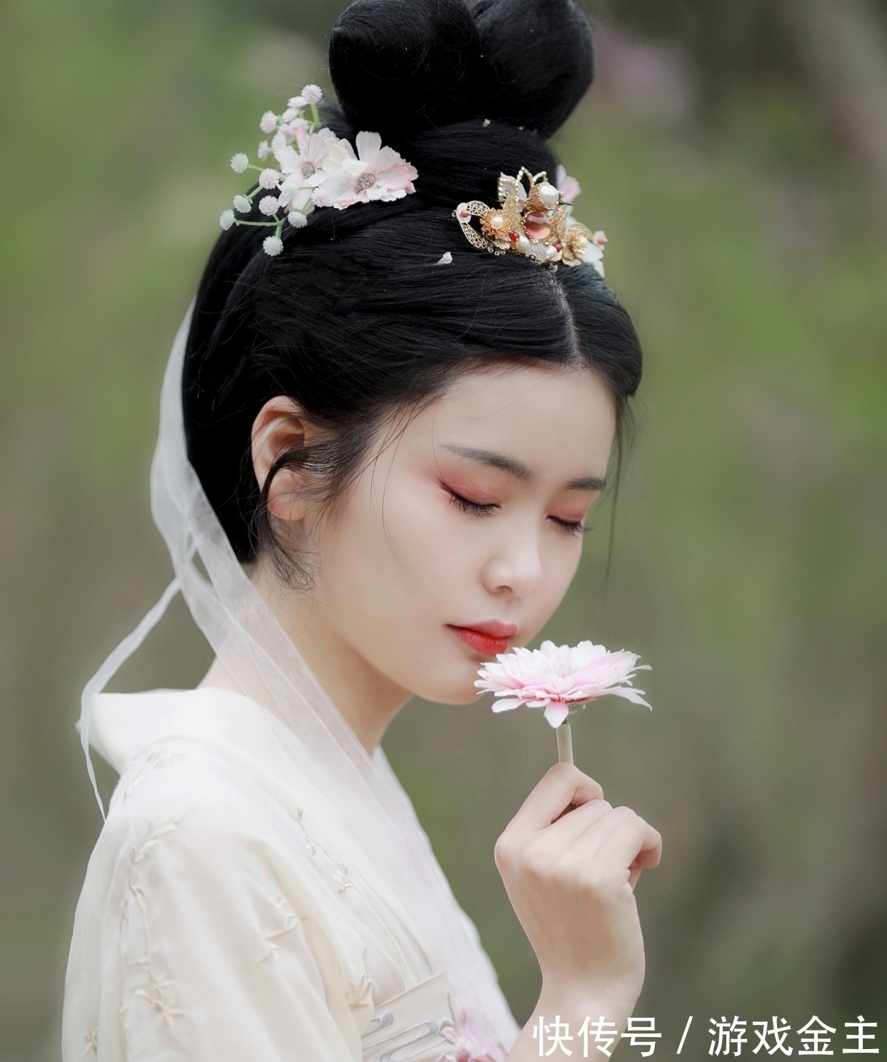 光生@七律(八首):身微不惧狂风虐,位贱何嫌高树遮?