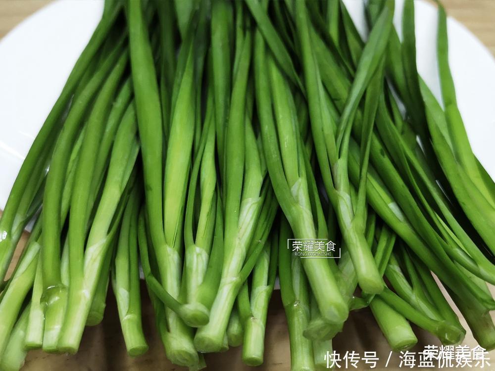 学问|买韭菜学问多,挑宽叶还是细叶,选白根还是红根,看完涨知识了