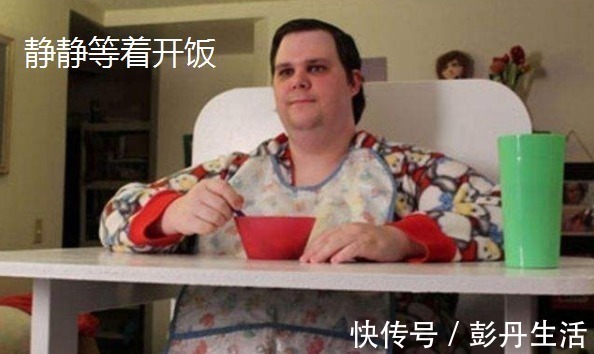 男孩|33岁“巨婴”男孩,每天吸奶嘴、睡婴儿床,自称是2岁婴儿