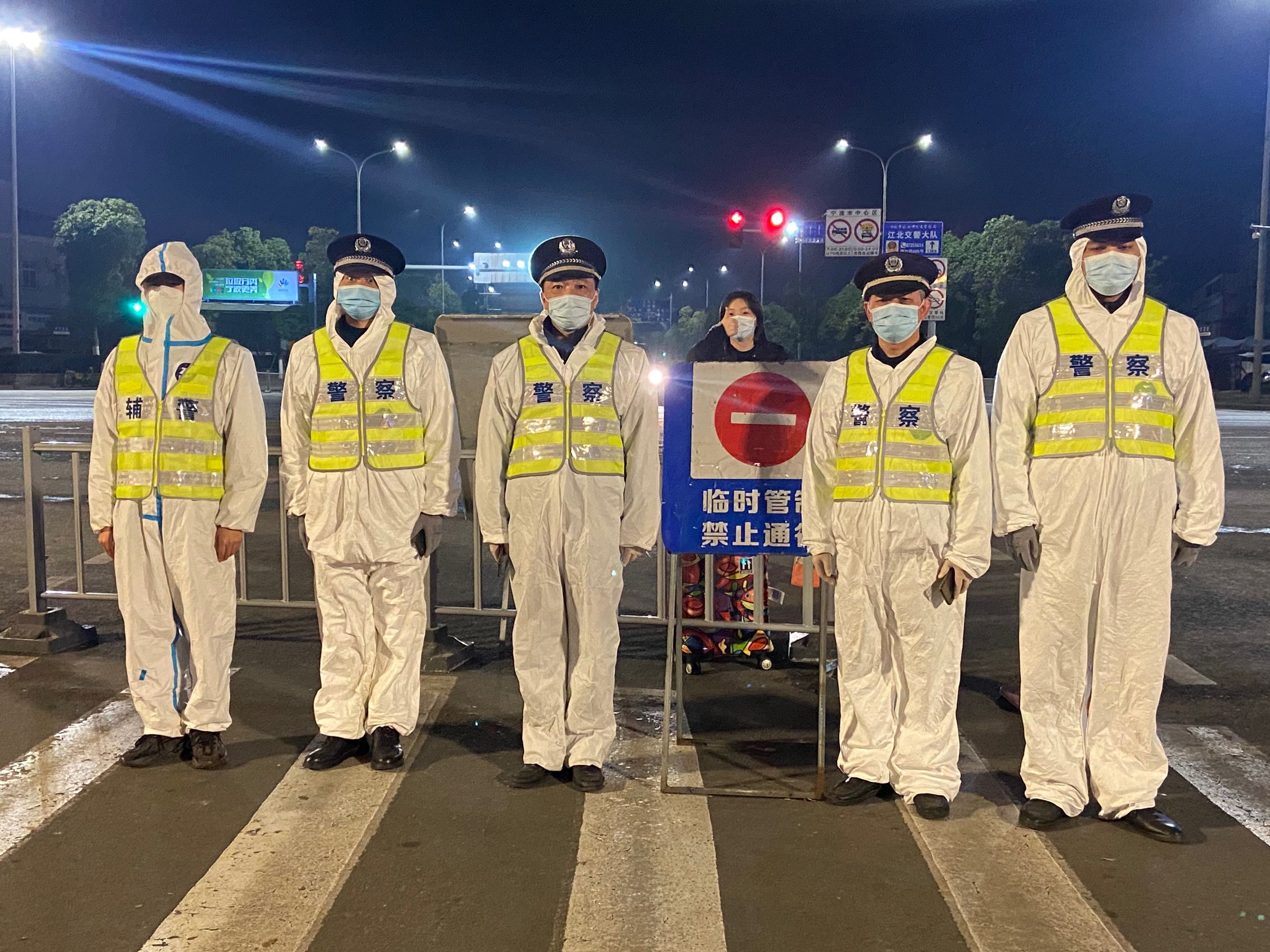 失约|“ 对不起，明年一定陪你过生日！”民警驰援镇海获群众点赞却对儿子屡次“爽约”