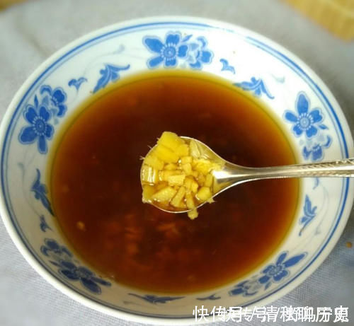 大蒜|大蒜和生姜一起泡水喝,解决了男女朋友的烦恼,涨知识了