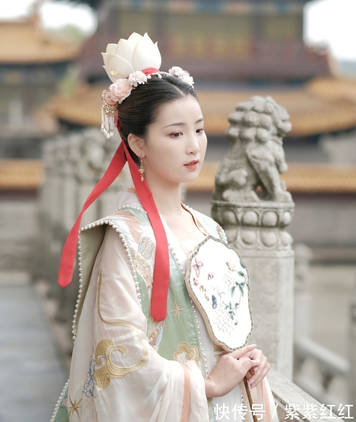 百孔千疮|八声甘州·词:几行字,一怀惆怅,倚遍栏杆