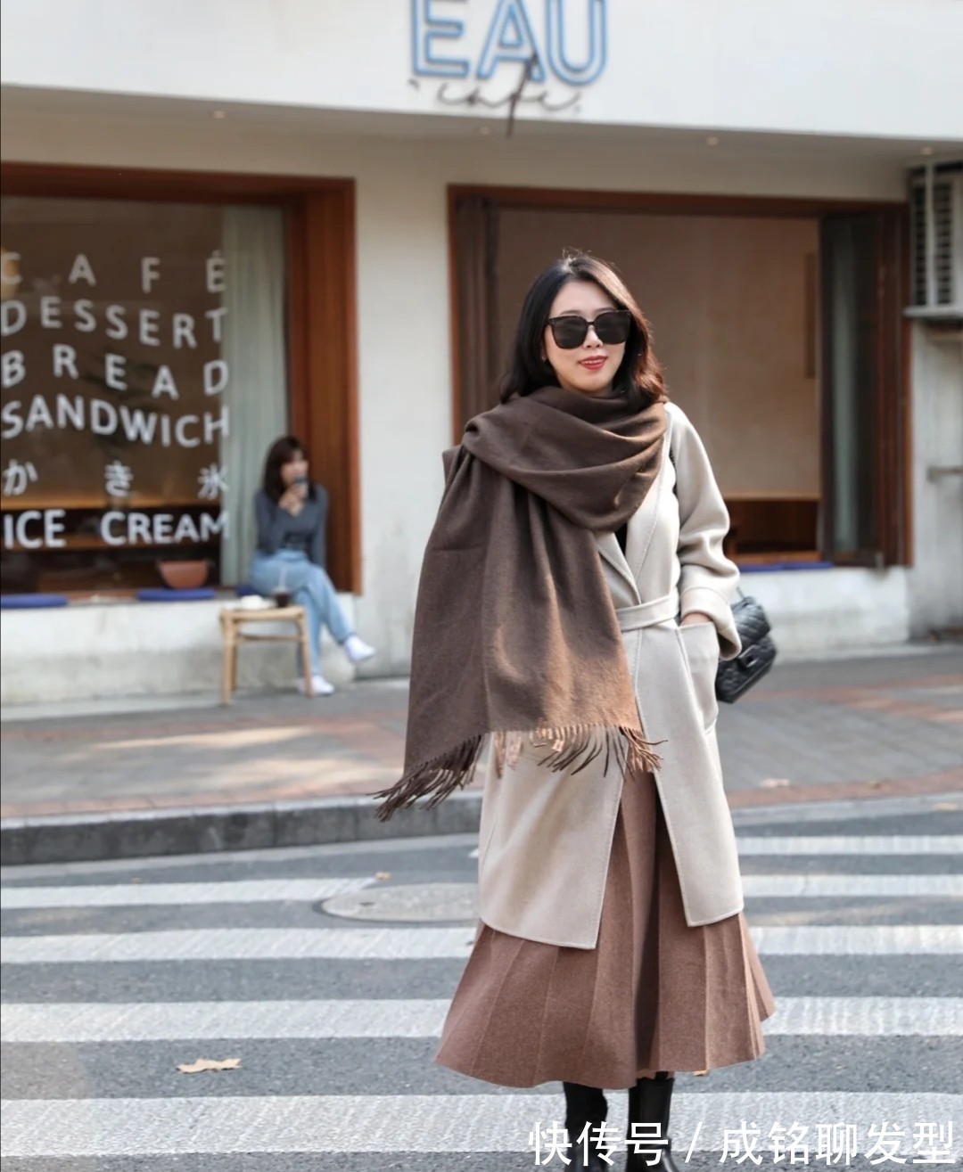 构造|四十多岁的女人不刻意扮嫩!这几种搭配时尚又减龄,高级又显气质