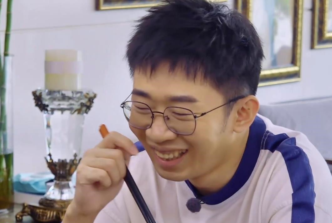 宋妍霏家不尊重客人自欺欺人擺盤自熱米飯招待,楊迪也救不了場(chǎng)