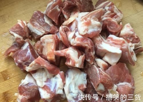 寒露|洗羊肉,用水冲等于没洗教你正确方法,羊肉不腥膻,鲜美又软烂