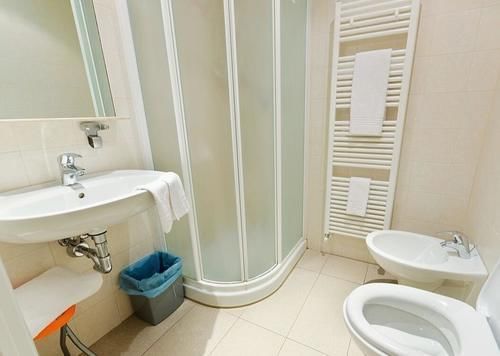 浴霸|卫生间到底能不能铺地暖?我家当初被忽悠,入住才知是个大坑