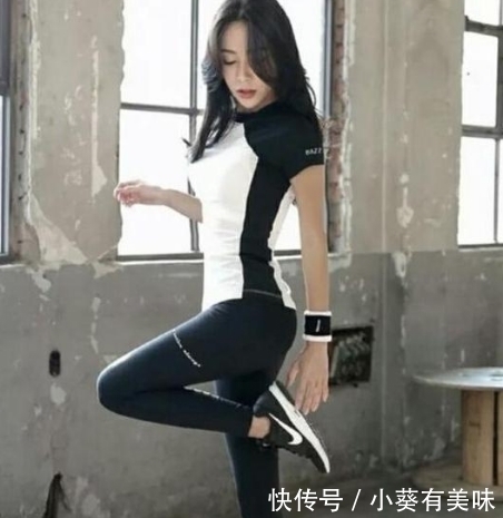 小姐姐|楚楚动人的打底裤小姐姐,轻松穿出修长的身材,让人着迷