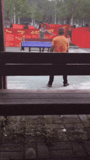 |搞笑GIF:你可能不相信,大妈就是靠一个脸盆过的科三