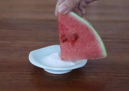 多老外|在老外眼中,这4种食物在中国都很贵,来到我国后,被疯狂打脸