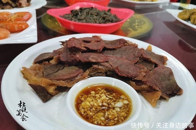 晒500一桌的农村宴席，网友这太实惠了，在城里至少1千！