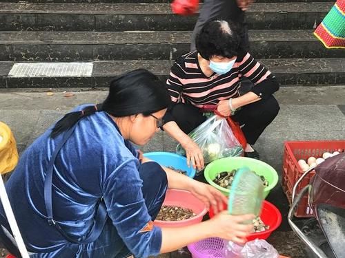 在海南东方逛早市，与东北有何不同？海边的早餐就该这样