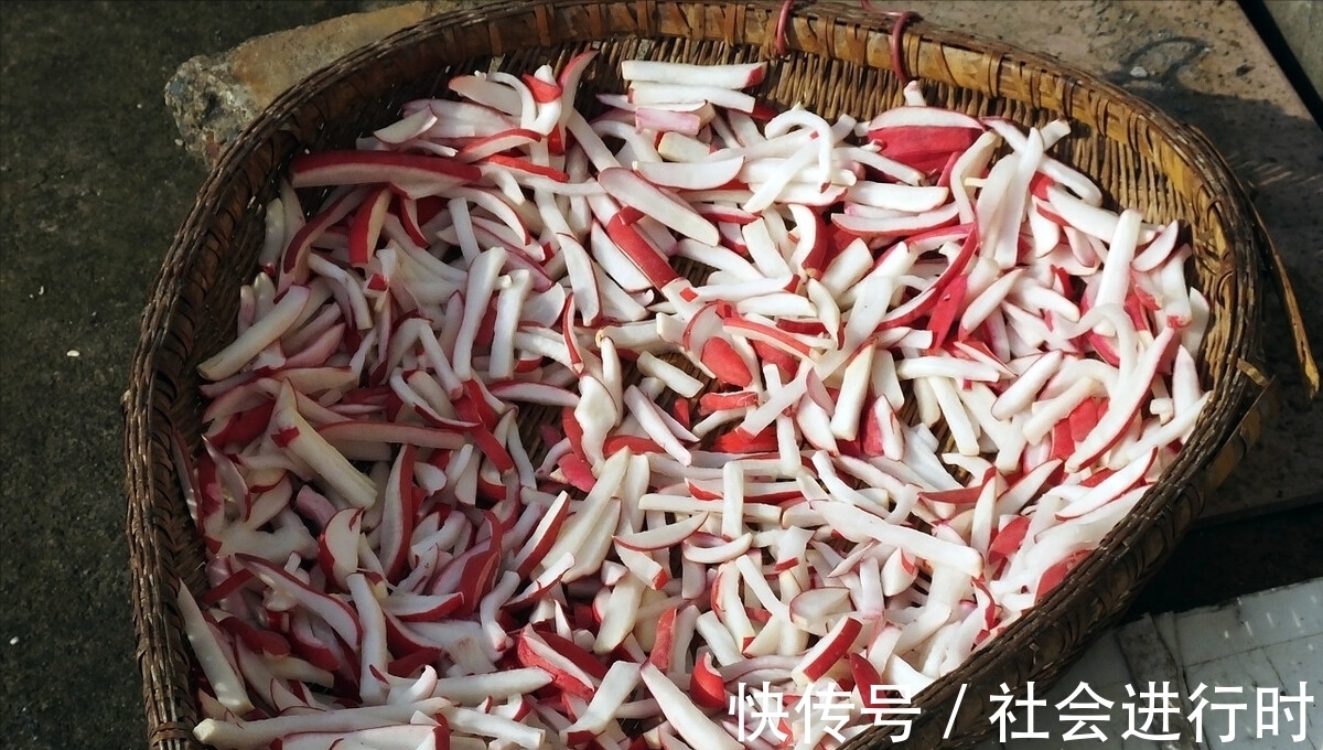 冬天|5种蔬菜晒干后，比新鲜的还香，趁着天热晒起来，留着冬天炖肉吃